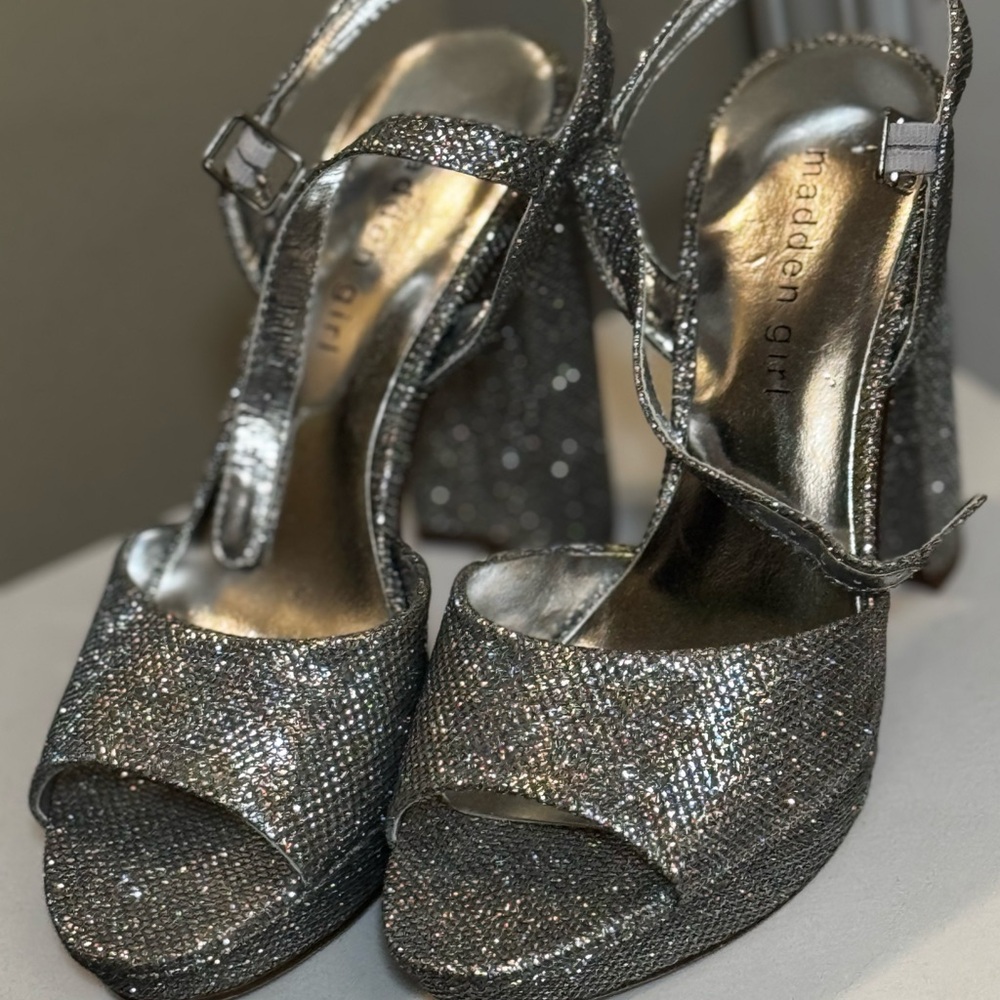 Madden Girl Formal silver metallic heels